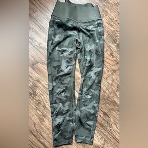 Gapfit Sculpt Revolution  woman’s leggings